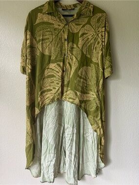 LEXBREEZY HAWAII Olive Green Button Shirt with Leaf Print High Low Hem, Sz S